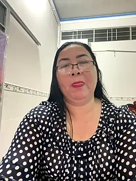 Snapshot of NDith chatting on 09.14.25 NDith online show from 09.14.25