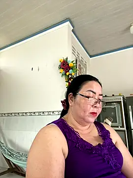 Snapshot of NDith chatting on 09.19.25 NDith online show from 09.19.25