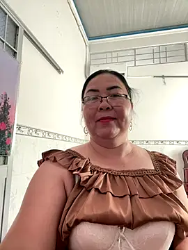 Snapshot of NDith chatting on 09.22.25 NDith online show from 09.22.25