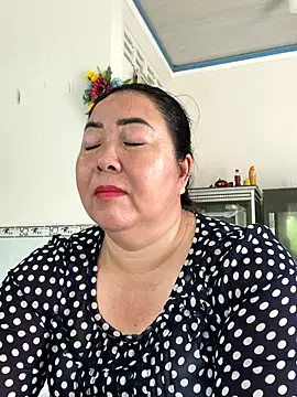 Snapshot of NDith chatting on 09.24.25 NDith online show from 09.24.25