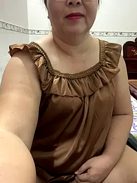 Snapshot of NDith chatting on 09.26.25 NDith online show from 09.26.25