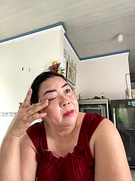 Snapshot of NDith chatting on 09.28.25 NDith online show from 09.28.25