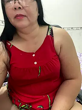 Snapshot of NDith chatting on 09.29.25 NDith online show from 09.29.25