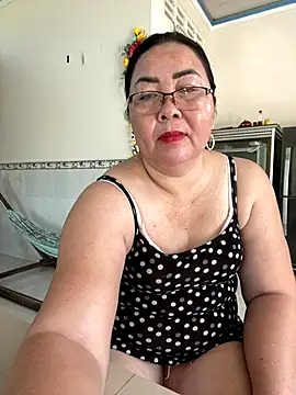 Snapshot of NDith chatting on 10.03.25 NDith online show from 10.03.25