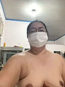 Snapshot of NDith chatting on 10.05.25 NDith online show from 10.05.25