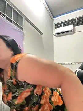 Snapshot of NDith chatting on 10.10.25 NDith online show from 10.10.25