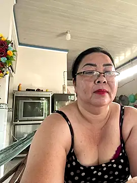 Snapshot of NDith chatting on 10.11.25 NDith online show from 10.11.25