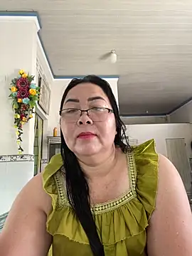 Snapshot of NDith chatting on 10.13.25 NDith online show from 10.13.25