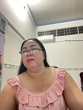 Snapshot of NDith chatting on 10.16.25 NDith online show from 10.16.25