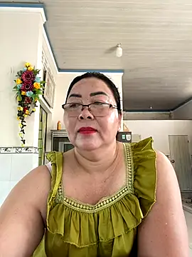 Snapshot of NDith chatting on 10.18.25 NDith online show from 10.18.25