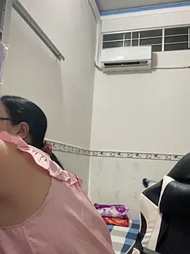 Snapshot of NDith chatting on 10.19.25 NDith online show from 10.19.25