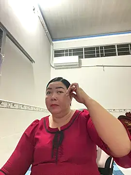 Snapshot of NDith chatting on 10.22.25 NDith online show from 10.22.25