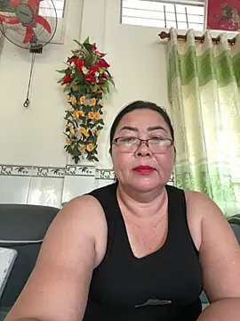 Snapshot of NDith chatting on 10.23.25 NDith online show from 10.23.25