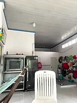 Snapshot of NDith chatting on 10.28.25 NDith online show from 10.28.25