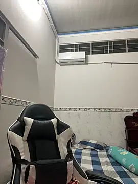 Snapshot of NDith chatting on 11.01.25 NDith online show from 11.01.25