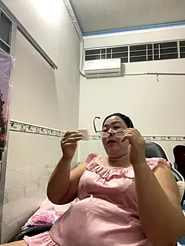 Snapshot of NDith chatting on 11.02.25 NDith online show from 11.02.25