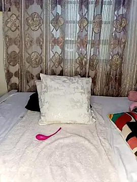 Snapshot of Cherriikenzie chatting on 02.19.25 Cherriikenzie online show from 02.19.25