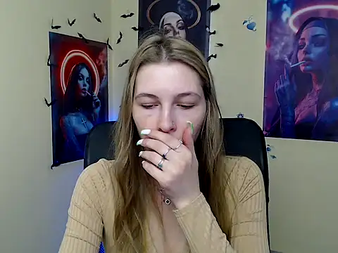 Snapshot of StrangerGi chatting on 04.25.26 StrangerGi online show from 04.25.26