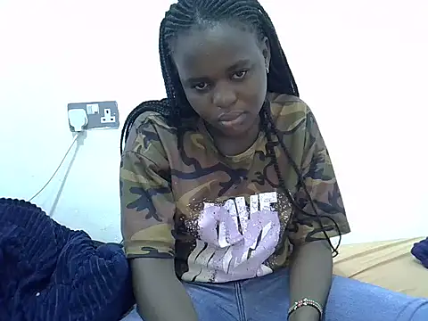 Snapshot of dirtyshowgirl chatting on 06.25.26 dirtyshowgirl online show from 06.25.26