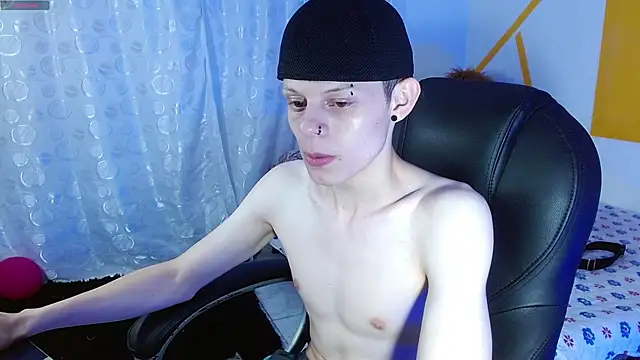 Snapshot of Matthew_Boy_ chatting on 12.14.24 Matthew Boy online show from 12.14.24