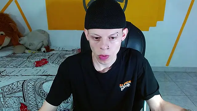 Snapshot of Matthew_Boy_ chatting on 01.21.25 Matthew Boy online show from 01.21.25