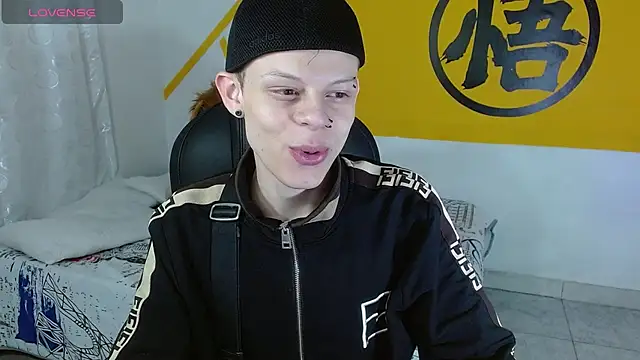 Snapshot of Matthew_Boy_ chatting on 01.22.25 Matthew Boy online show from 01.22.25