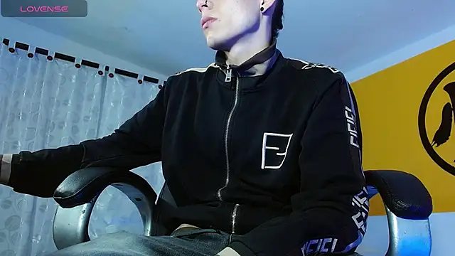 Snapshot of Matthew_Boy_ chatting on 02.11.25 Matthew Boy online show from 02.11.25