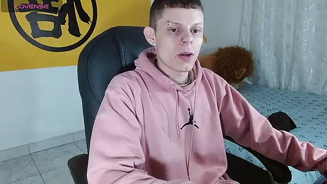 Snapshot of Matthew_Boy_ chatting on 02.26.25 Matthew Boy online show from 02.26.25