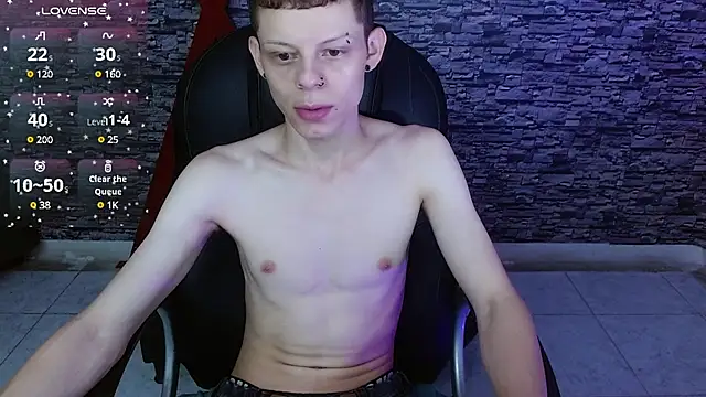 Snapshot of Matthew_Boy_ chatting on 03.08.25 Matthew Boy online show from 03.08.25