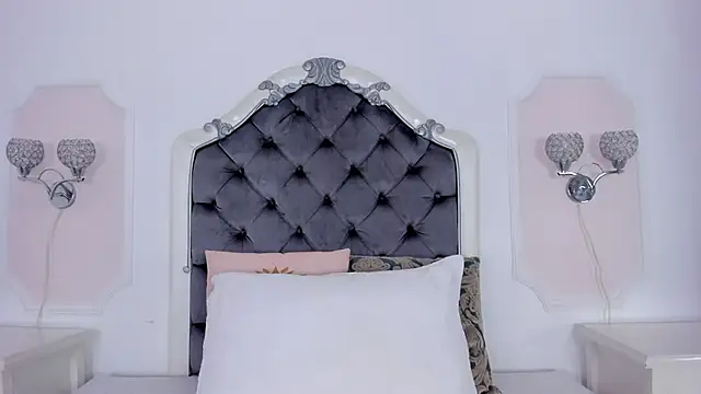 Snapshot of anais_cooper chatting on 09.23.25 anais cooper online show from 09.23.25