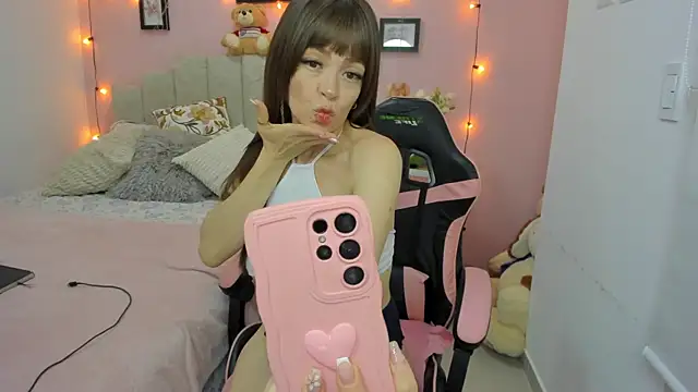 Snapshot of emilyharrix chatting on 01.18.26 emilyharrix online show from 01.18.26