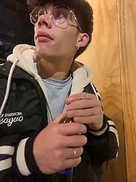 Snapshot of thiagomurphyy chatting on 11.13.25 thiagomurphyy online show from 11.13.25