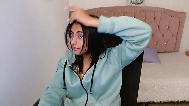 Snapshot of shaneelle chatting on 01.30.25 shaneelle online show from 01.30.25