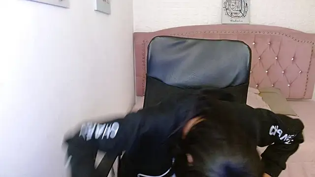 Snapshot of shaneelle chatting on 02.22.25 shaneelle online show from 02.22.25