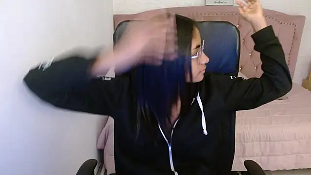 Snapshot of shaneelle chatting on 03.14.25 shaneelle online show from 03.14.25