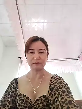 Sexy-ladyboobs20 online show from 12.20.24