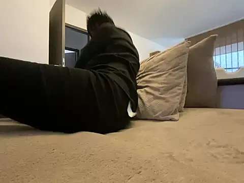 Marilou1983 online show from 02.18.26