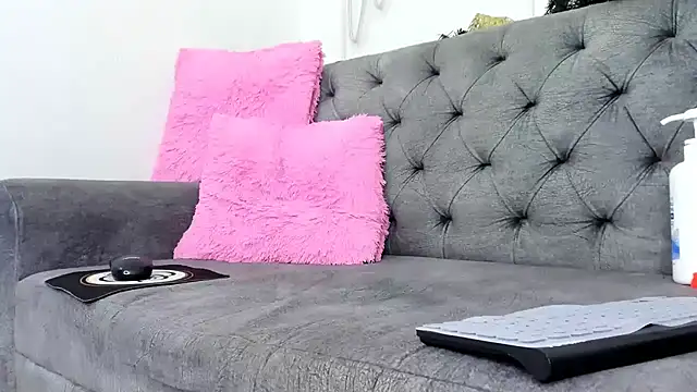 Snapshot of amber_martinez chatting on 12.30.24 amber martinez online show from 12.30.24