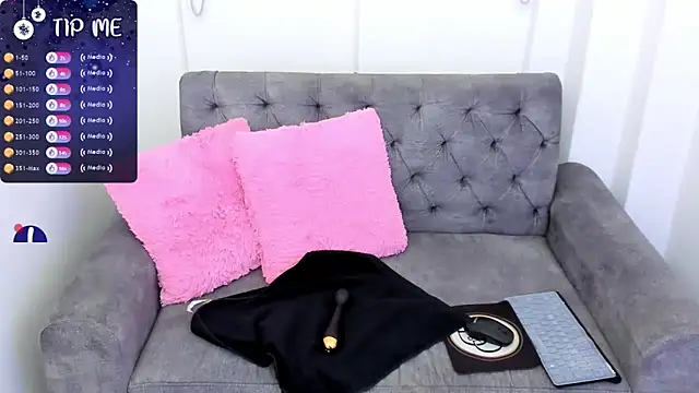 Snapshot of amber_martinez chatting on 01.18.25 amber martinez online show from 01.18.25