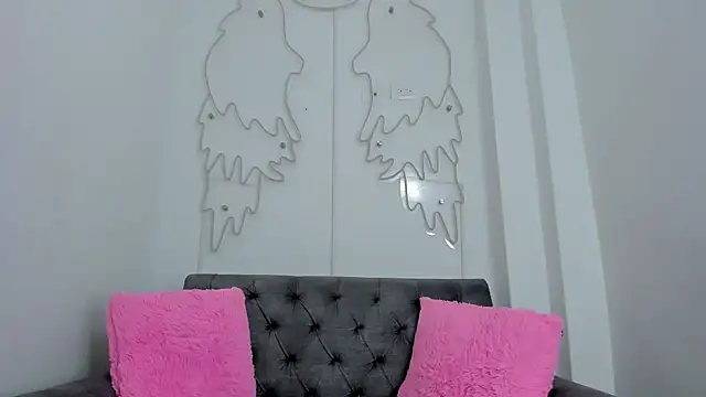 Snapshot of amber_martinez chatting on 02.18.25 amber martinez online show from 02.18.25