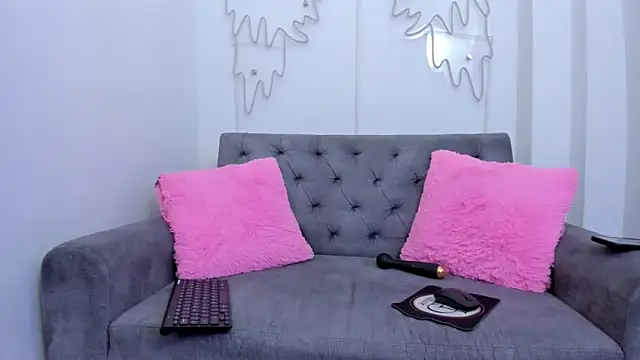 Snapshot of amber_martinez chatting on 02.23.25 amber martinez online show from 02.23.25