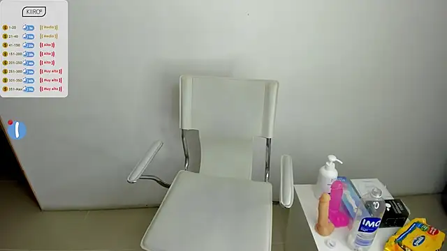 Snapshot of amber_martinez chatting on 03.17.25 amber martinez online show from 03.17.25