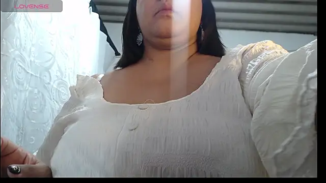 Snapshot of mia_donatto369 chatting on 11.07.25 mia donatto369 online show from 11.07.25