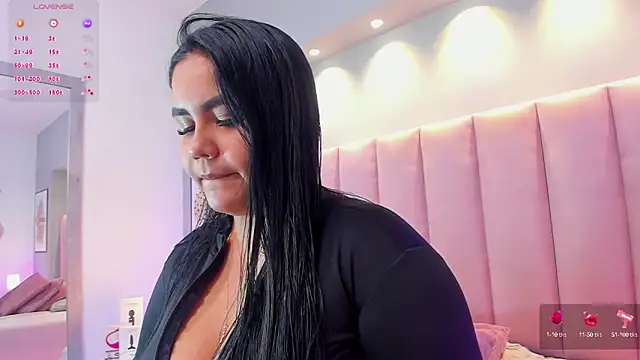 Snapshot of KeilyRoss chatting on 09.24.25 KeilyRoss online show from 09.24.25