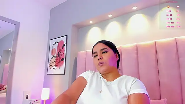 Snapshot of KeilyRoss chatting on 10.04.25 KeilyRoss online show from 10.04.25