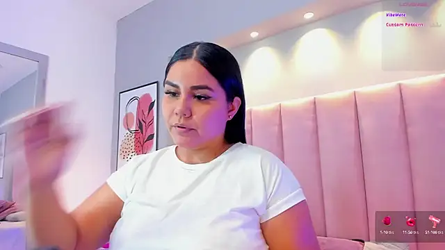 Snapshot of KeilyRoss chatting on 10.11.25 KeilyRoss online show from 10.11.25