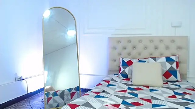 lola red95 online show from 12.18.25