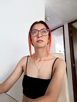 Snapshot of Amaranta_e chatting on 02.19.25 Amaranta e online show from 02.19.25