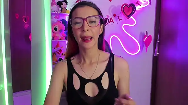 Snapshot of Amaranta_e chatting on 09.26.25 Amaranta e online show from 09.26.25