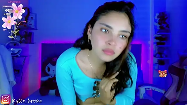 Snapshot of Kylie_brokee chatting on 01.10.25 Kylie brokee online show from 01.10.25